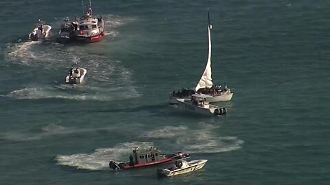 Sailboat overloaded with migrants arrives in Biscayne Bay