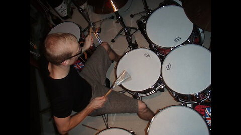 WhenLogicDies does a drum - got an hour - lets smash out a quickie