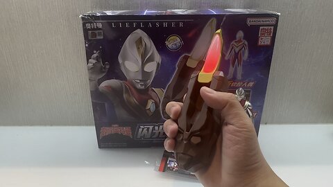 Review Reflasher Ultraman Dyna
