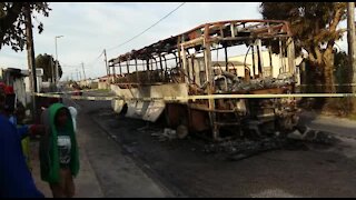 UPDATE 1 - Buses set alight ahead of taxi strike in Cape Town (kGq)