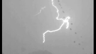 Upward Positive Lightning Earth Discharge, WEBB, Star Outburst | S0 News Apr.30.2024