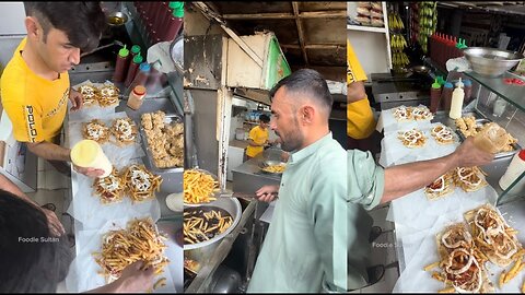 Most Selling Afghani Burger Of Rawalpindi _ Afghani burger #streetfood #foodie #burger