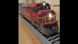 Santa Fe EMD FP45 Diesel Locomotive Ho scale Review