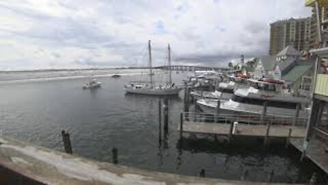 Destin Florida Watch a Ship Dock