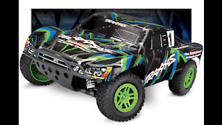 Traxxas Slash 4x4 vs Bandit video school assignment