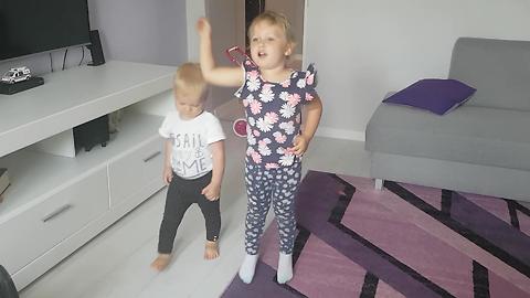 Adorable Baby Dancing Duo!