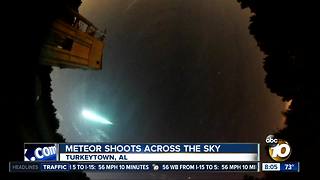 Meteor shoots across the sky, Turkeytown Alabama