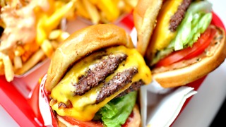 Yikes! 10 burgers dripping in crazy calories - ABC15 Digital