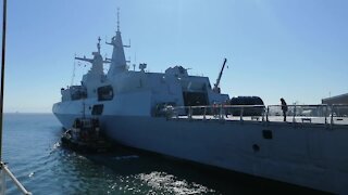 SOUTH AFRICA - Cape Town - Chinese Russian and SA Navy Vessels Leaving (Video) (9rx)