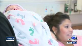 Aurora mom delivers baby in car outside coffee shop