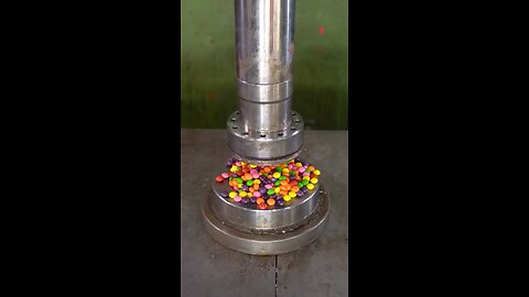 Reeses Chocolate Vs. Hydraulic Prasmr Reeses Chocolate Vs. Hydraulic Press 🫣😱🤤