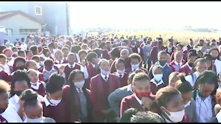 WATCH: Sinethemba High School learners, teachers march in honour of murdered Amahle Quku (pHM)