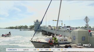 Crews remove boat stuck on bridge in Matlacha