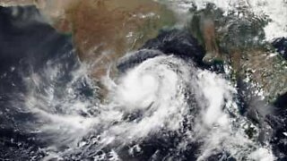 Ciclone Fani atinge a Índia movimentando 1,2 milhão de pessoas