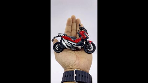 Miniatura Honda X-ADV 750 Welly 1:18