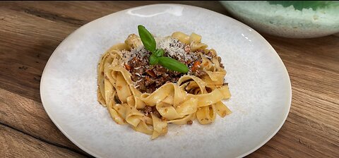 Everyone loves this pasta! The famous pasta bolognese recipe! Yummy!