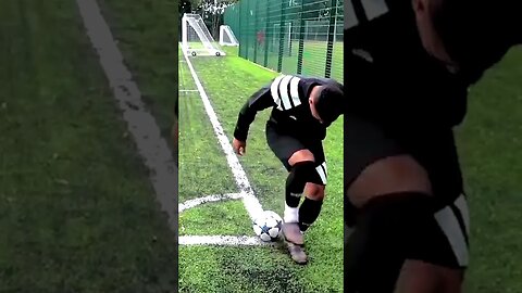 IMPOSSIBLE CORNER BACK-HEEL FOOTBALL TRICK-SHOT 🤯