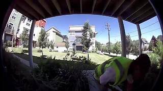 RAW: Amazon courier takes packages after delivering it