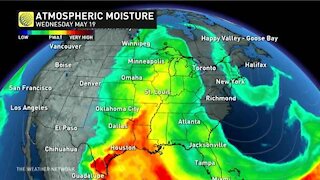 Heat shifts into eastern Canada for the long weekend as moisture builds