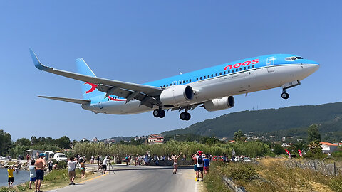 Boeing 737-800 landing very low at Skiathos JSI International Airport | Aviation highlights