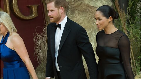 Markle To Release Clothing Line