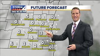 Few snow showers possible Thursday night