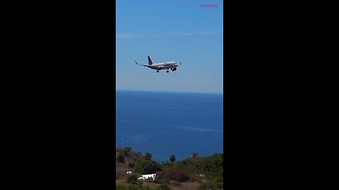 Batik Air airlines crosswind landing