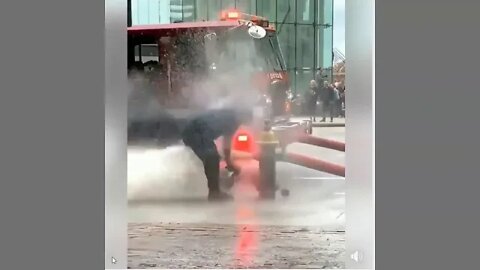 Fireman Fail - I Know They Are All Heros - But It Does Not Make Them Smart