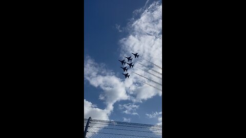 F-16 ThunderBirds!!! America!!! Air Force Nascar Flyover!!!