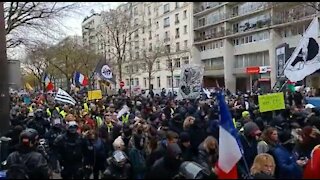 The 22nd Consecutive Saturday of Vaccine Mandate Protests In Paris