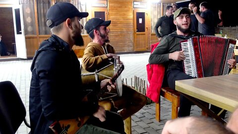 Чеченцы отдыхают - День рождения друга и поют Чеченские песни