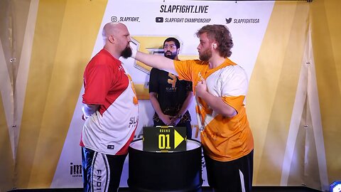 ‘Hulk’ vs ‘Aloha Samurai’ at SlapFIGHT