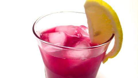 How to make a healthy pomegranate and pear juice