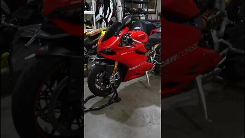 Handlebar grip install on Ducati Panigale #install #shorts #ducatipanigale