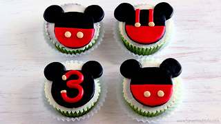 How to make Mickey Mouse cupcake toppers
