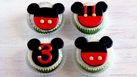 How to make Mickey Mouse cupcake toppers