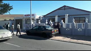 SOUTH AFRICA - Cape Town - Pakistani shop shooting (Video) (isW)