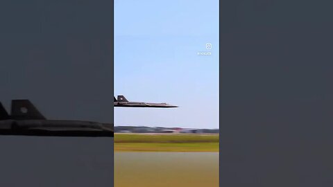 AMAZING RC SR-71 Blackbird High Speed Flyby #scalemodel #incredible