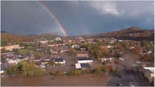 Un drone filme les dégâts causés par une inondation en Caroline du Nord