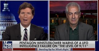 Pentagon Whistleblower Shares TERRIFYING UFO Intel - Tucker's Reaction is Priceless