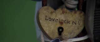 'Love lock bridge' tradition comes to Lovelock, Nevada
