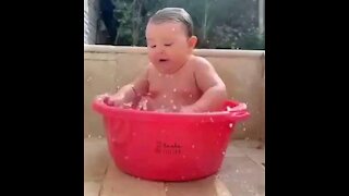 Funny videos bébé