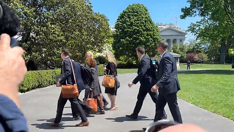 WH Aides' Solution To Troubling Optic Of Biden Shuffling Alone Across The Lawn… Lackeys Flank Biden
