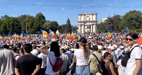 Nu vrei la război? Piața Marii Adunări Naționale te așteaptă!