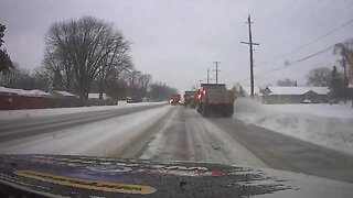Michiganders take on snowy roads during winter storm