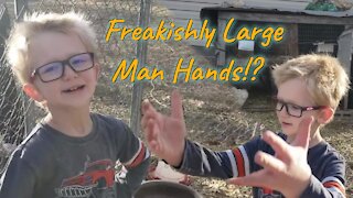 He Has Freakishly Large Man Hands!?