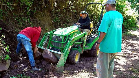 Punching Above His Weight! HUGE BOULDERS TOO MUCH FOR 1025R? Honduras Coffee Farm & Road Work!