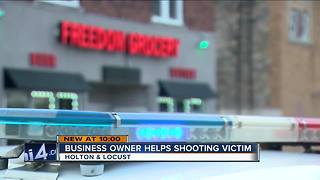 Gunshot victim runs to Riverwest convenience store for help