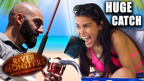 Fishing for Women with my Wallet Prank! (River Monsters Edition)