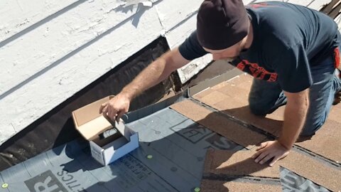 Installing Step Flashing! DIY Roofing!